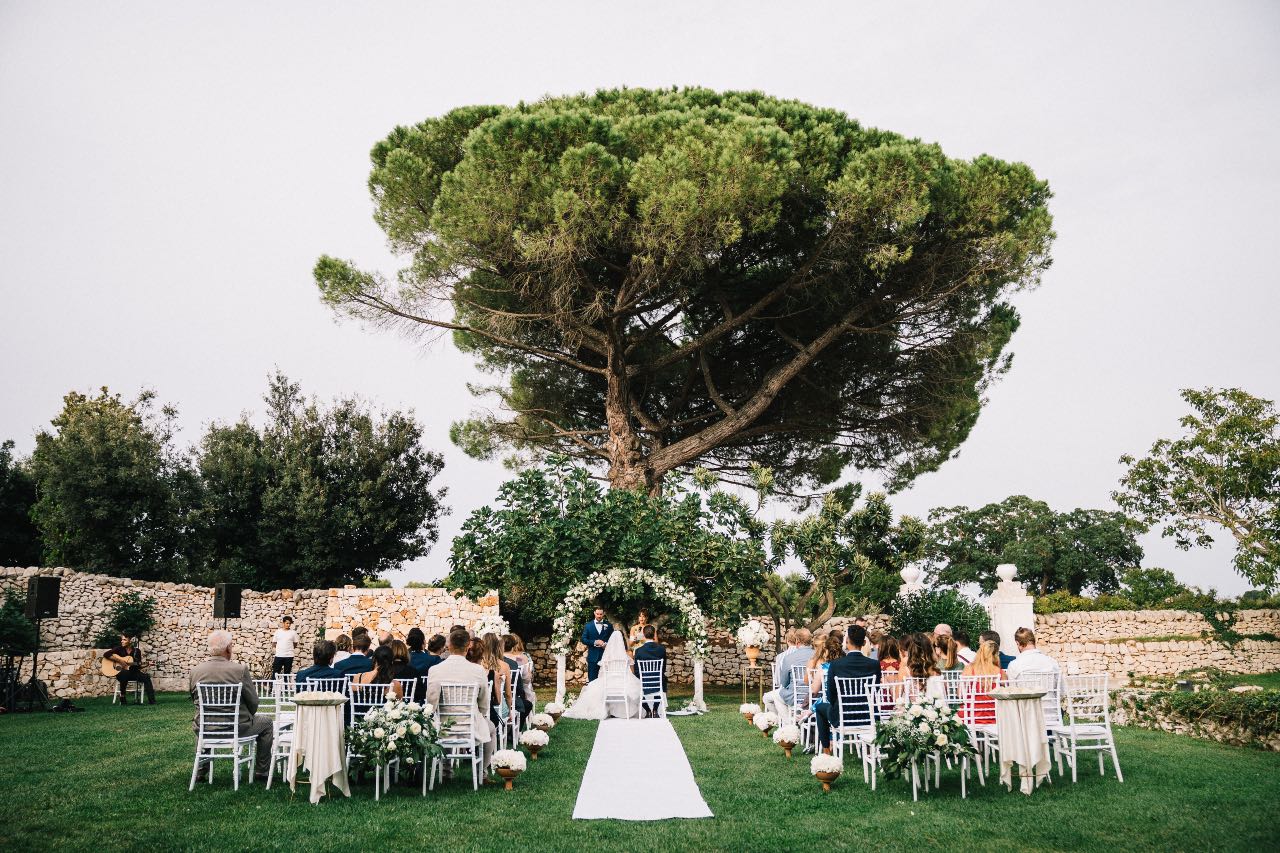 Villa Cenci wedding party in Puglia tra li ulivi